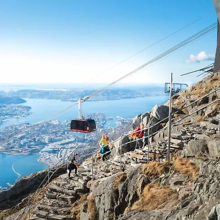 Moderne Midt I Bykjernen 1